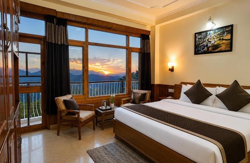 Mashobra Hotel | The Elena Holiday Cottage, A Comfortable & Luxury Stay - Best Selling Cottage 2025-26