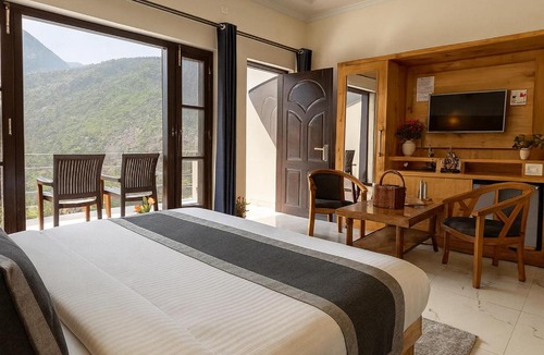 Mussoorie Hotel | The Four Season Resort, Mussoorie - top rated & most awarded property in mussoorie