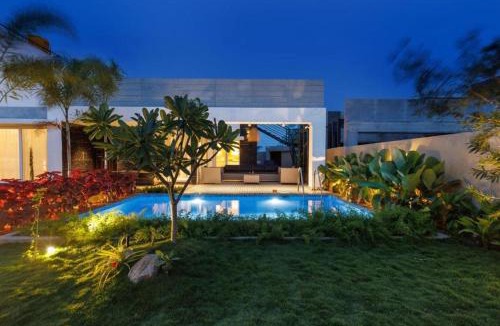 Hosur Villa | The Garden Stay by StayJade Pool Lawn 1h HSR