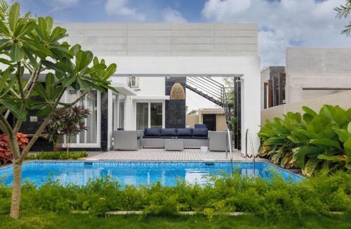 Hosur Villa | The Garden Stay by StayJade Pool Lawn 1h HSR