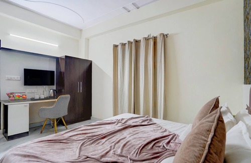 Noida Hotel | The Grand Corporate Inn Near Sector 52 Metro Station