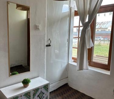 Srinagar House | The Greens