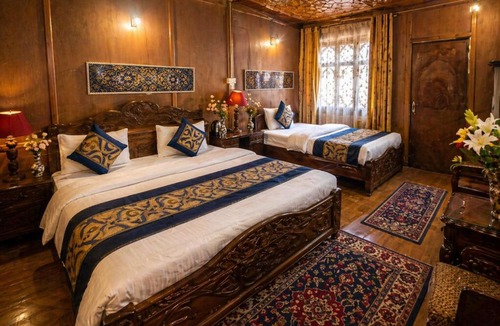 Brein Hotel | The Heritage Group of Houseboats
