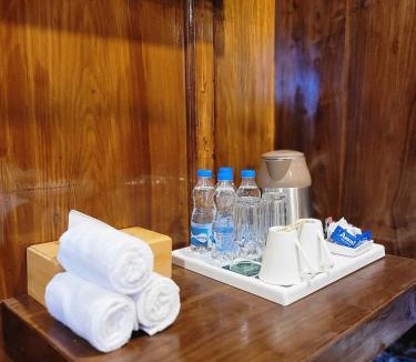 Dal Lake Apartment | The Heritage Safinaa Group Of Houseboats