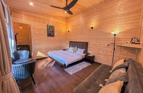 Kaul Bed & Breakfast | The Himalayan Living Whistling Pines