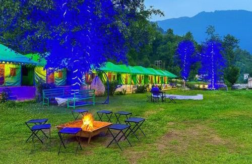 Gadherni Hotel | The Himalayan Swiss Cottage with Bonfire, Manali - A Riverside Retreat