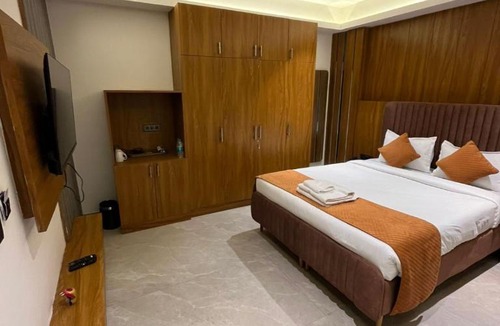 Noida Hotel | The Hoften Lotus Court, Noida