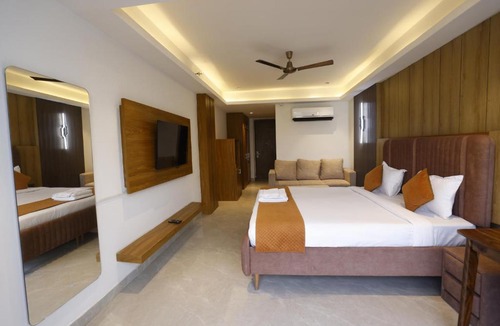 Noida Hotel | The Hoften Lotus Court, Noida