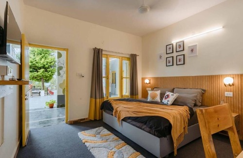 Gunehr Hostel | The Hosteller Bir