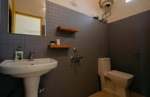 Gunehr Hostel | The Hosteller Bir