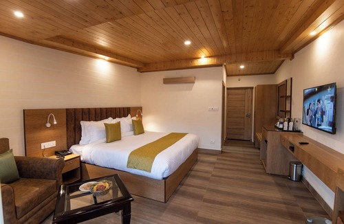 Mallital Resort | The Imperial Green (180 lake view)