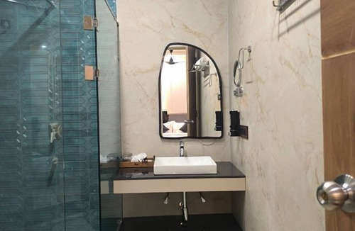 Jakh Hotel | THE JJ CORBETT BLISS