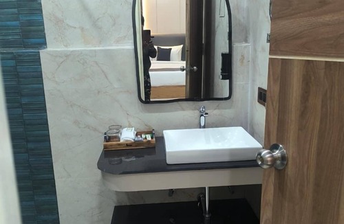 Jakh Hotel | THE JJ CORBETT BLISS