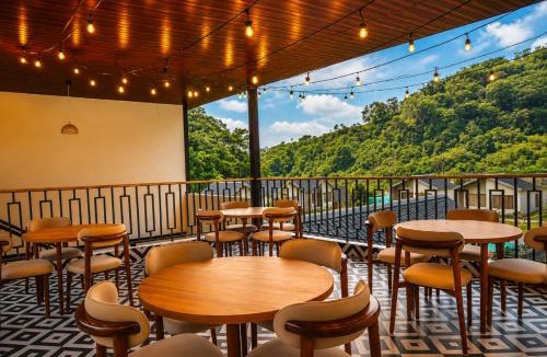 Bail Parao Hotel | The JJ Corbett Bliss, Sitabani A River Access Wildlife Resort