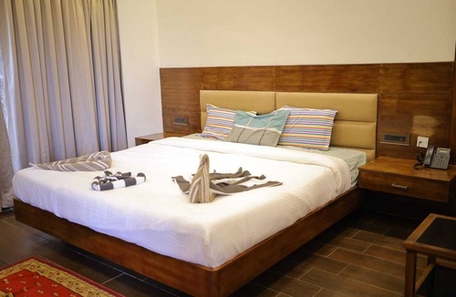 Radhapuram Hotel | The King's Hotel