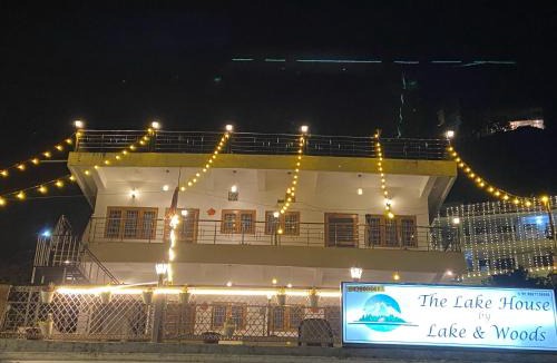Bhimtal Hotel | The lake house by lake & woods