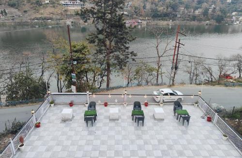 Bhimtal Hotel | The lake house by lake & woods