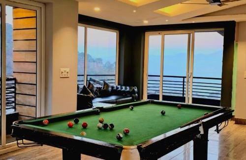 Kumarhatti Bed & Breakfast | The Lalita's Majestic Pines