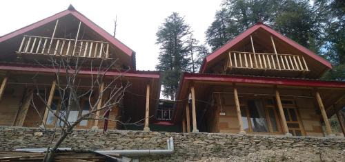 Banjar Apartment | the lambhri cottage jibhi