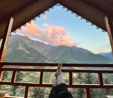 Banjar Ski Chalet | The Latoda Forest Edge