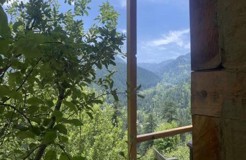 Banjar Ski Chalet | The Latoda Forest Edge