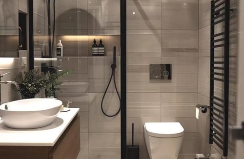 Aerocity Hotel | The-Luxury Enclave Plaza Near IGI Airport