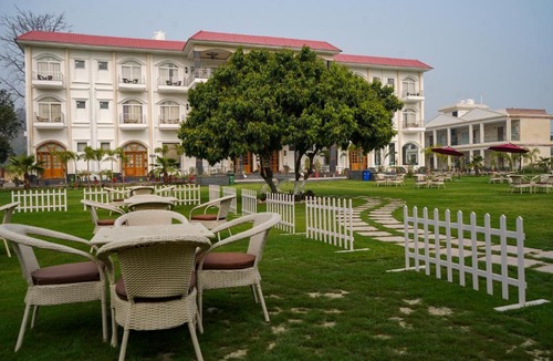 Bail Parao Resort | The Lychee Hotel & Resort by The Altruist