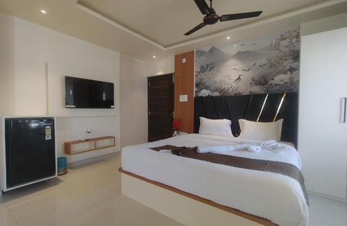 Bolpur Hotel | The Maharaja Club