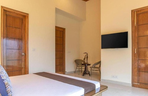 Dharampur Apartment | The Maharaja Retreat I Jacuzzi I Vacations l Pet friendly & 3 Bedroom Villa I Family Events I Sky Bonfire I Kasauli By Exotic Stays
