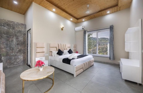 Kuthar Apartment | The Majestic Escape l Serviced Villa l Open Air Lawn & Plunge Pool l Bonfire l Music Party l Managed By ExoticStays