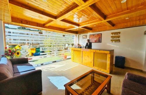Aleo Apartment | The Manali Castle cottage - A Luxury Stay With Mountain Views, Parking & Garden