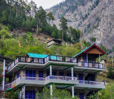 Kasol House | The Mehfil - Cafe and Stay