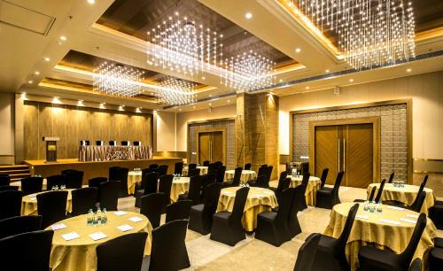 Thiruvananthapuram Hotel | The Monarch Hotels And Convention Centre
