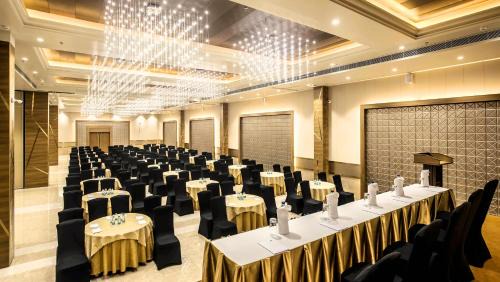Thiruvananthapuram Hotel | The Monarch Hotels And Convention Centre