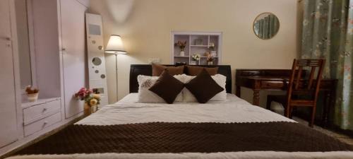 Chandigarh House | The Moonvale Cottage A Victorian Theme Independent Homestay!
