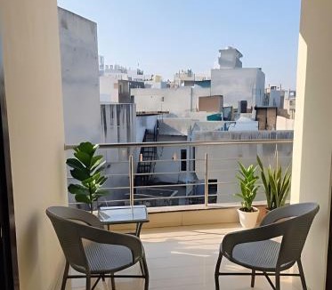 South West House | The Nomad's Nest