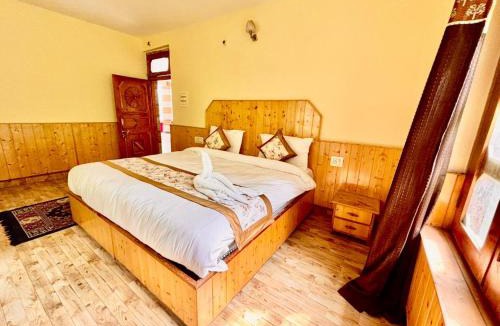 Kasol Hotel | The Parvati Grand Resorts & Camps