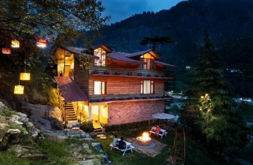 Manali Hotel | The Pine Chalet Manali