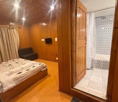 Pahalgam Hotel | The Pinus Resort