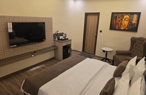 Almora House | The Royal Palace Inn