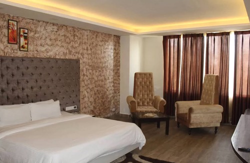 Karnal Hotel | The Royal Paradise