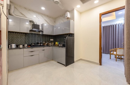 Old Rajinder Nagar Resort | The Royal Stay
