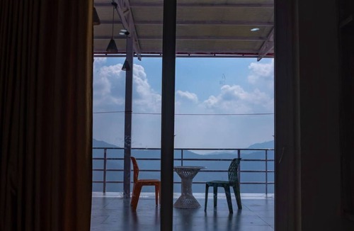 Sakalana Range Hotel | The Sarbati Palace