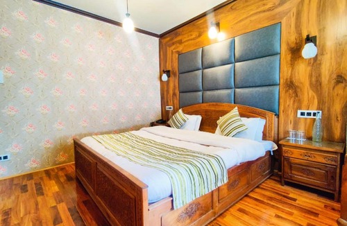 Srinagar House | The Shelter Heritage A Boutique Hotel For Amarnath Yatries