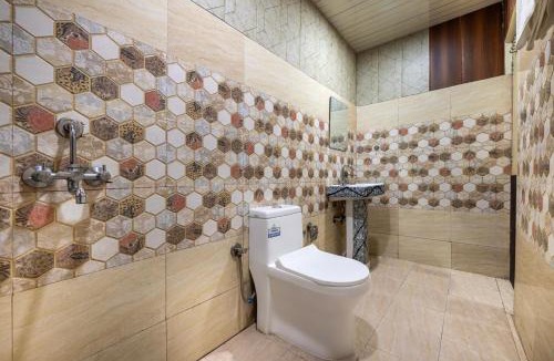 Fagu Hotel | The Suffer Heights l Open Air Lawn l Rooms and Cafe l Kufri by Exotic Stays