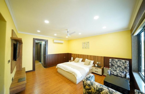 Bullawala Villa | The Sundowner Bungalow With Pool Jacuzzi In Dehradun