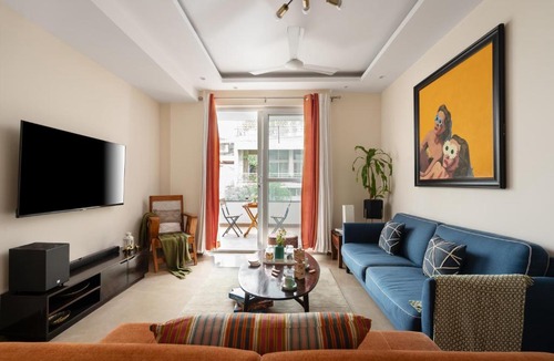 Green Park Apartment | The Urban Nest by The Blue Kite - 3BHK Spacious & Modern Apartments With Kitchen & Wifi