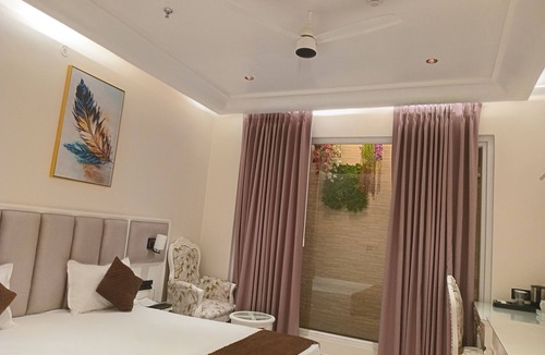 Raebareli Hotel | The Victoria