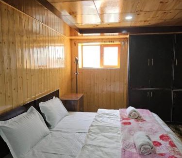 Shargole Bed & Breakfast | The VILLAGE RESORT ASHUNA