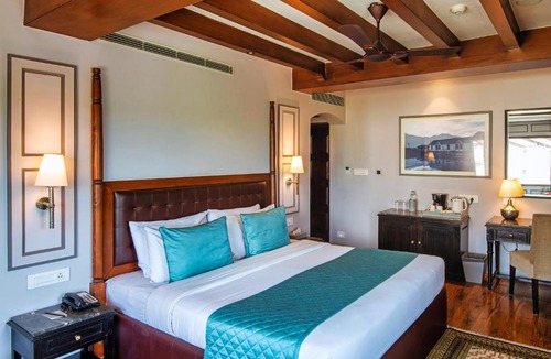 Dal Lake Hotel | The Vintage Srinagar at Dal Lake